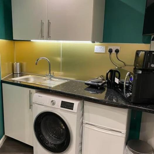 Vika Residence Deluxe Apartments Wednesbury Holiday Resort Bagian luar foto