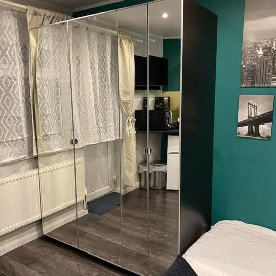Vika Residence Deluxe Apartments Wednesbury Holiday Resort Bagian luar foto